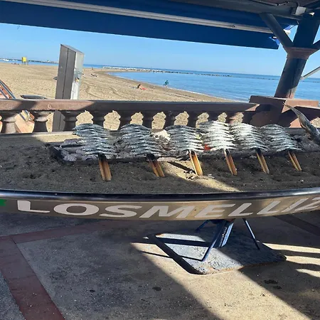 Beachfront With Terrace Appartamento