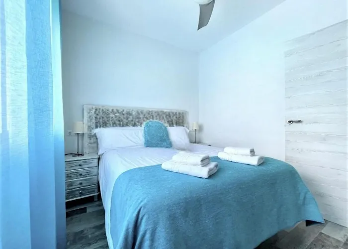 Beachfront With Terrace Appartement *